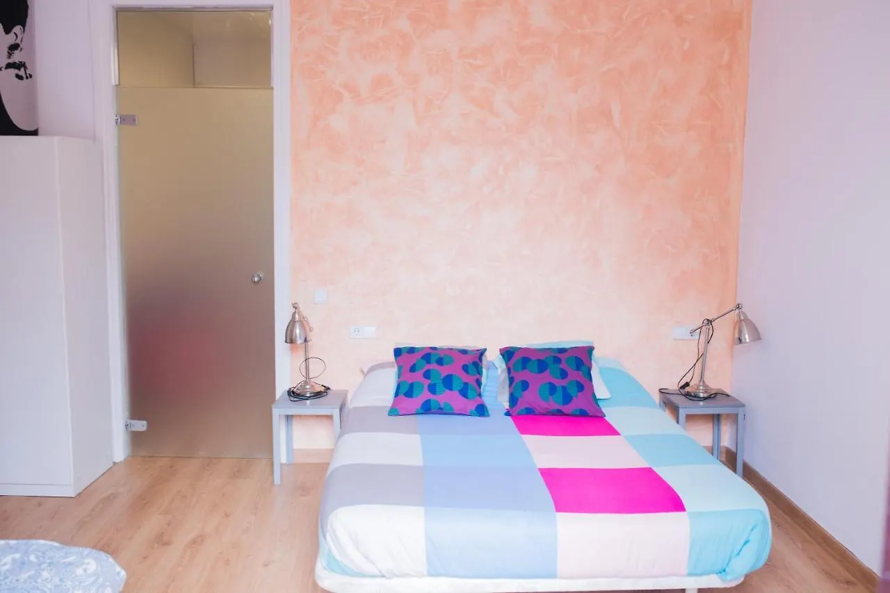 Apartamenting Barcelona 아파트 0*,